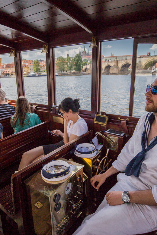 Erleben Sie Prag: 3-stündiger Rundgang durch das Burggelände und Flusskreuzfahrt