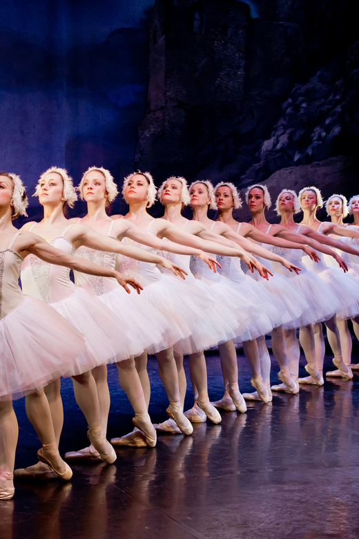 Erleben Sie das Ballett „The Best of Schwanensee“ in Prag