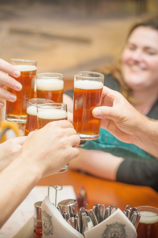 Erlebe Prag: Geführter Rundgang mit Verkostung von Bier und Speisen