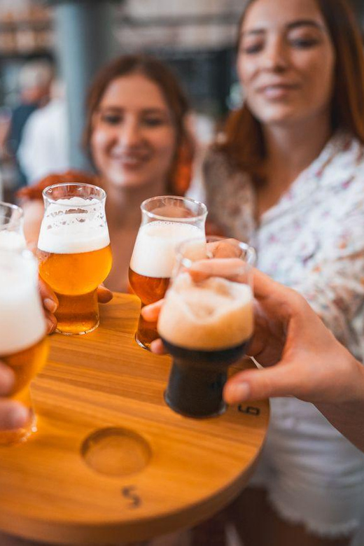 Prag: Walking & Beer Tour für Alleinreisende
