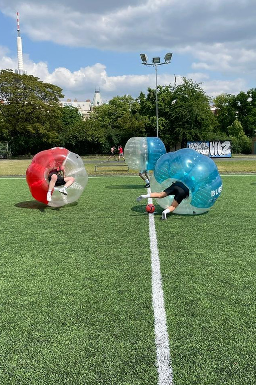 Erleben Sie den ultimativen Spaß mit Bubbles Fußball in Prag!