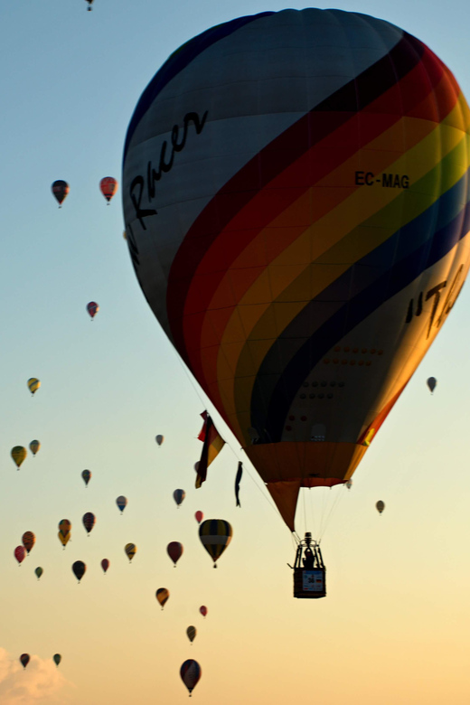 Von Prag aus: Privater Heißluftballonflug zur Burg Karlstein