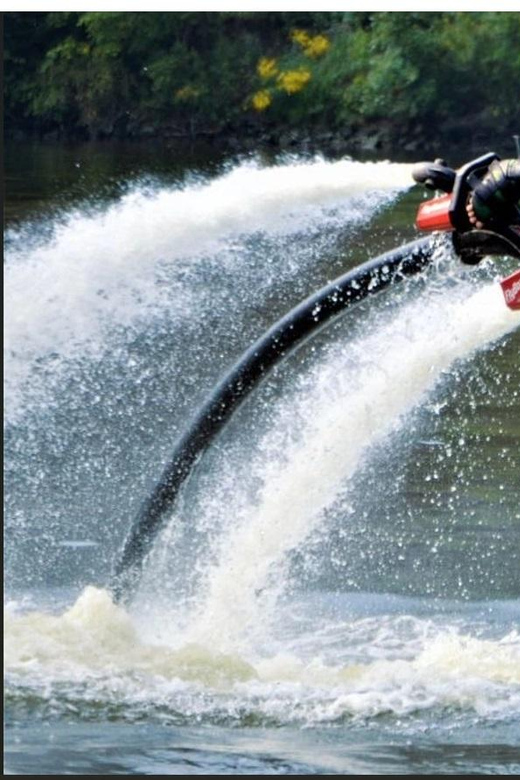 Erlebe das Adrenalin in Prag: Flyboarding, Hoverboard oder Jetpack