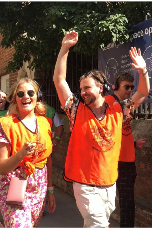 Entdecken Sie Londons West End: Silent Disco Walking Tour für Musikliebhaber