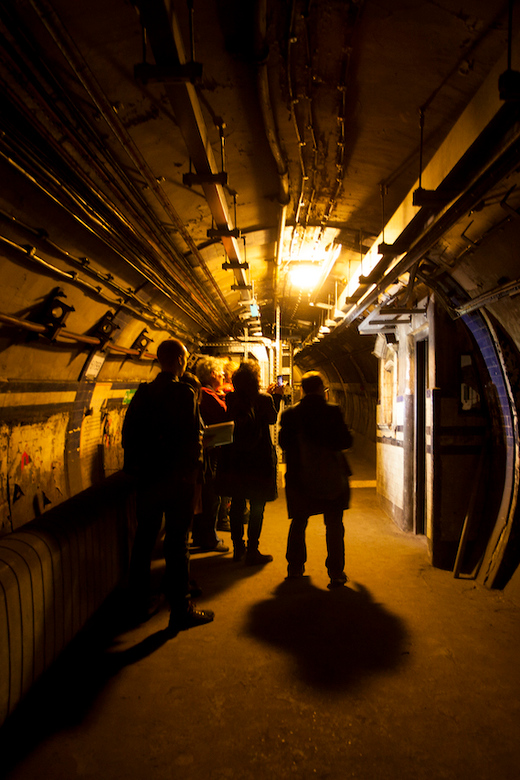 Geheime Tunnel der Euston-Station entdecken: Unvergessliche London-Tour