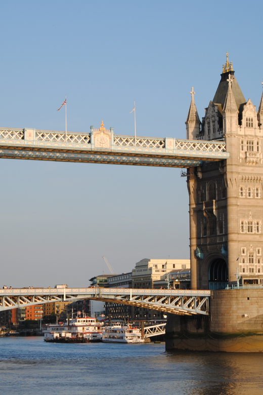 Erkunden Sie die Geheimnisse der Tower of London: Private Tour für Geschichtsliebhaber