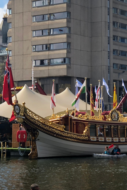 Entdecken Sie London: Malerische Themse-Tour mit Pub-Hopping-Highlights