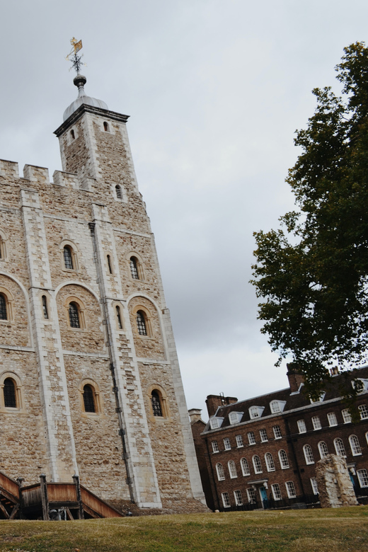 Entdecken Sie das königliche London: Bootstour auf der Themse & Stadtführung!