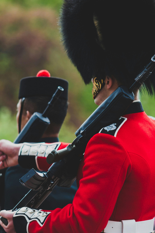 Erleben Sie Royals hautnah: Westminster Abbey & Buckingham Palace Tour
