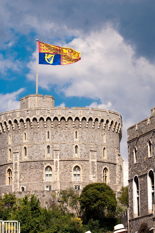 Erleben Sie Windsor: Majestätische Nachmittagsführung ab London buchen!