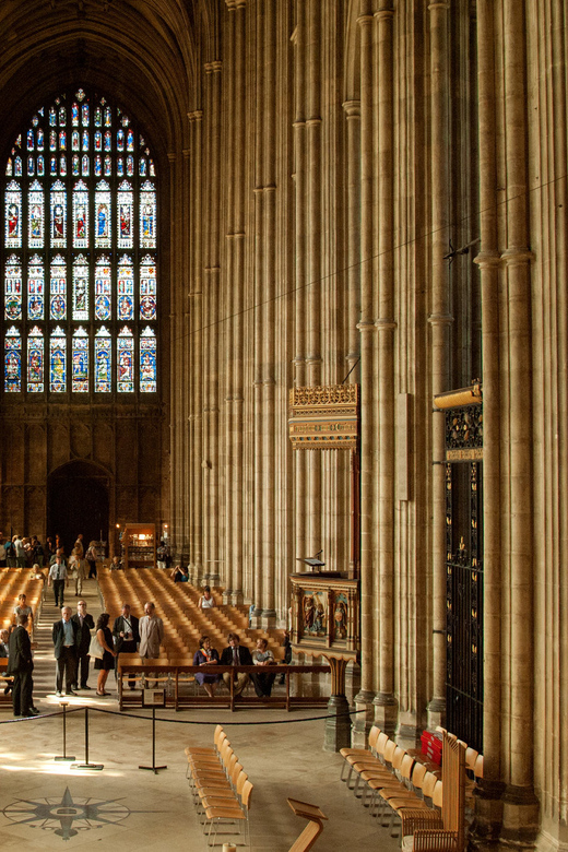 Unvergesslicher Tagesausflug von London: Leeds Castle, Dover & Canterbury erleben