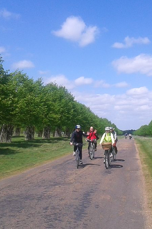 Entdecken Sie den Hampton Court Palace: Unvergessliche Fahrradtour an der Themse!