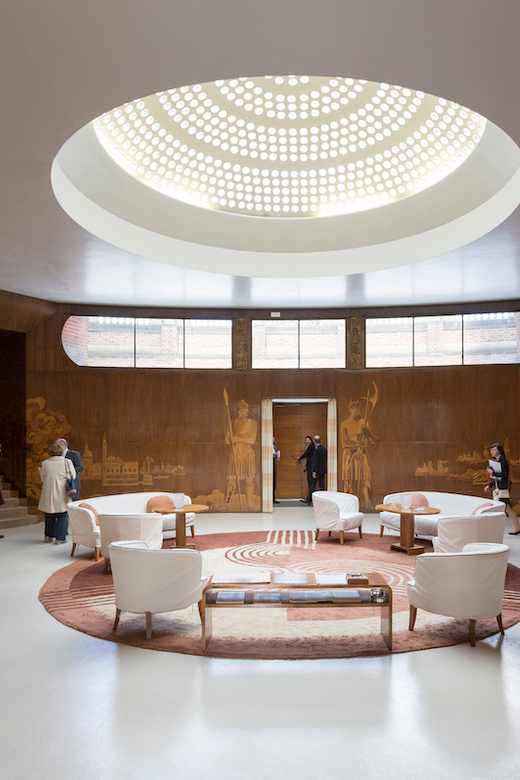 Erleben Sie das Eltham Palace in London: Einmalige Tour und Gärten
