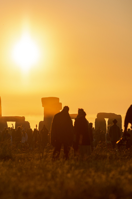 Erleben Sie den magischen Sonnenaufgang bei Stonehenge am Sommeranfang