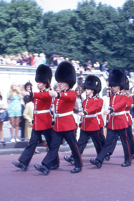 Entdecken Sie Londons Buckingham Palace und die Wachablösung – Unvergessliche Tour!