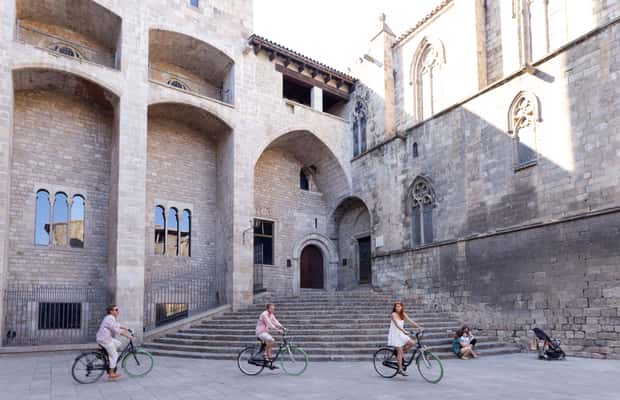 Barcelona: Fahrrad Tour mit Einheimischen und Highlights