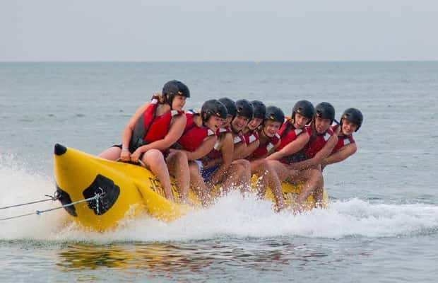 Barcelona: Aufblasbare Bananenboot-Fahrt Erlebnis