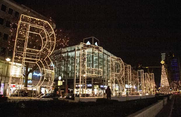 Berlin: 2-stündige Lichter-Bustour mit Glühwein-Highlights