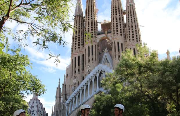 Barcelona: 2,5-stündige Gaudí Segway Tour mit Highlights