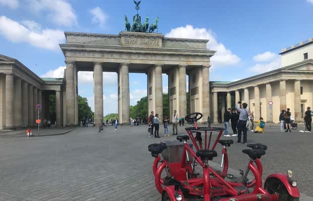 Jetbike Berlin Abenteuer: Spaßige Fahrradtour mit Bier
