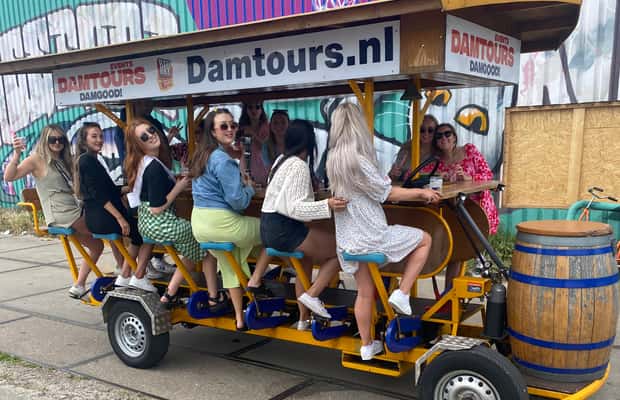 Amsterdam: Party Bike Tour mit Bier und tollen Erlebnissen