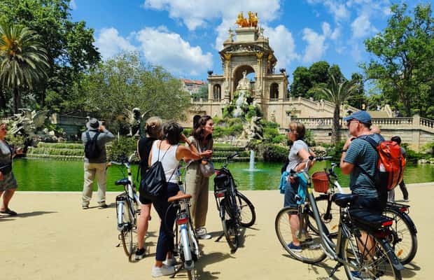 Barcelona: Fahrrad-Tour mit Tipps zu versteckten Highlights