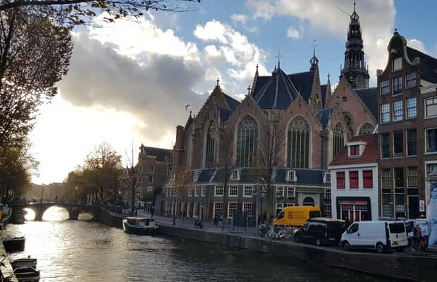 Tour durch das Rote Viertel Amsterdam: Highlights entdecken