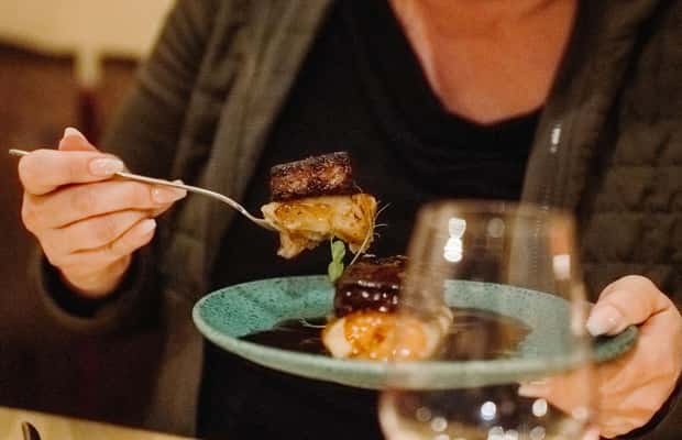 Barcelona: Tapas & Wein Tour – Genuss-Highlights im Gotischen Viertel