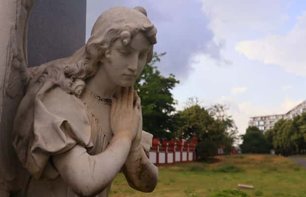 Berlin: Tour über den Invalidenfriedhof mit historischen Highlights