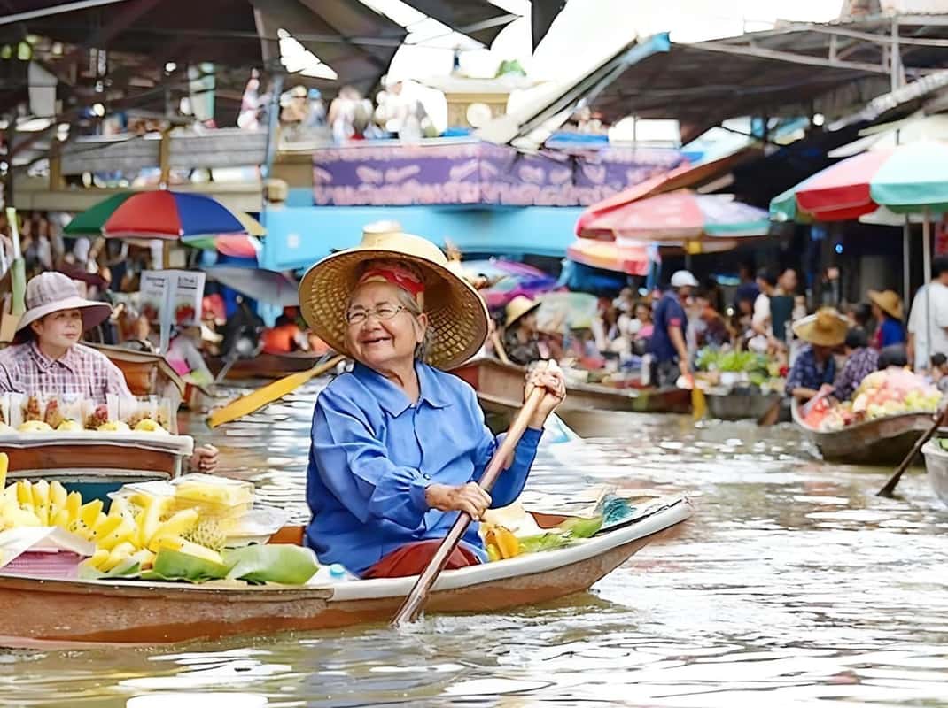 Bangkok: Tagestour zum Großen Palast und zum schwimmenden Markt mit Transfer