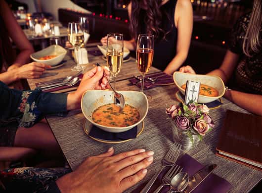 Budapest: 4-Gänge Dinner & Lichterfahrt auf der Donau