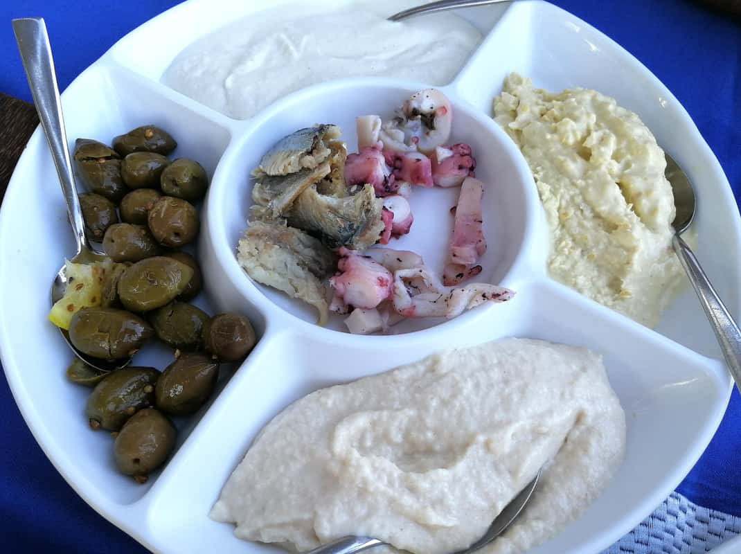 Athen: Koukaki Food Tour mit griechischem Frühstück und ...
