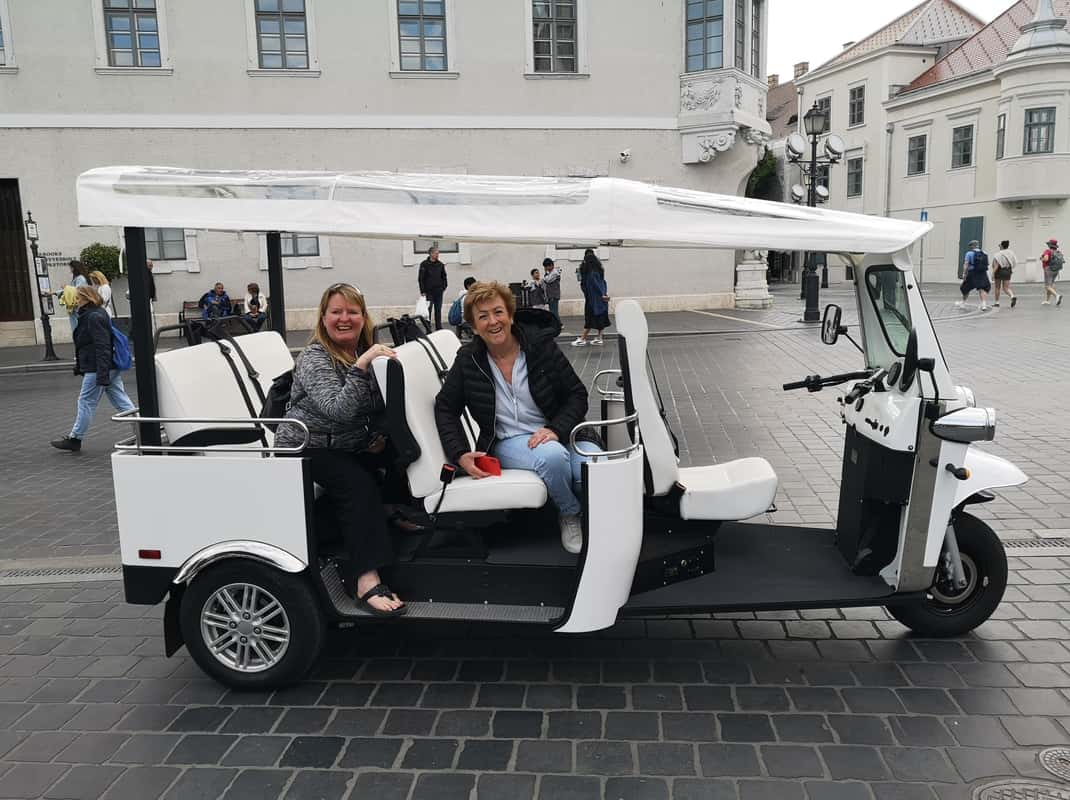 Budapest: Sightseeingtour mit dem Elektro-Tuktuk