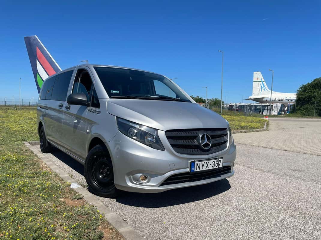 Budapest: BUD Flughafen Privater Flughafentransfer In und Out