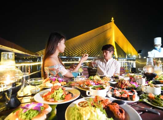 Bangkok: Dinner Cruise auf dem Chao Phraya mit Buffet