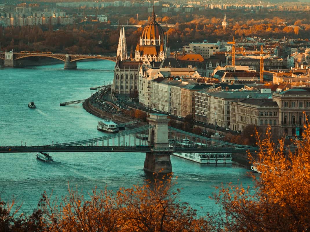 Wien: Privater Transfer nach Budapest oder Budapest nach Wien