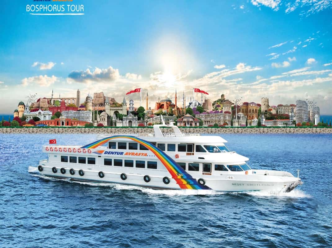 Istanbul: Bosporus-Kreuzfahrt ab Europa oder Asien & Audioguide