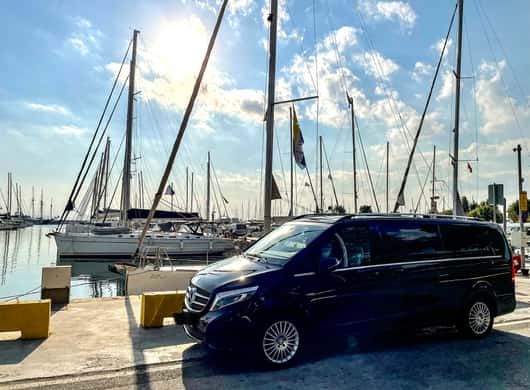 Athen: Privater Transfer zum Hafen Piräus für 90 €