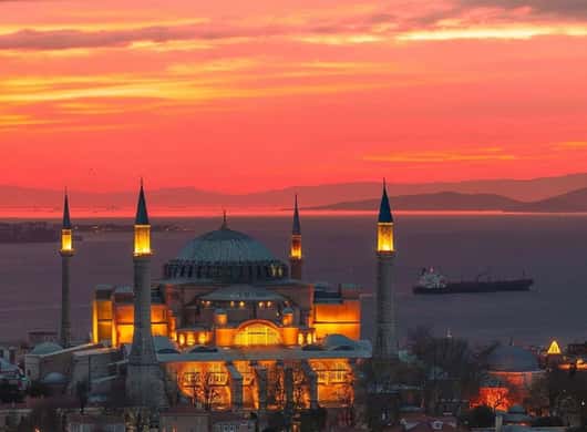 Istanbul: Private Stadtführung mit Guide & Mittagessen