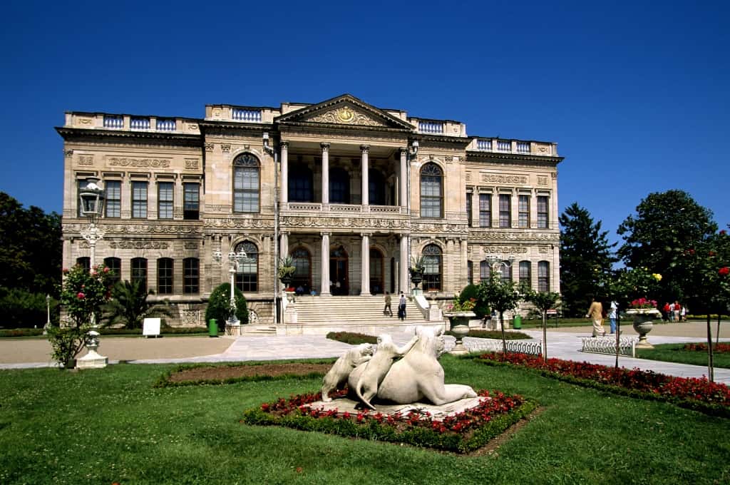 Istanbul: Dolmabahçe Palace und Uskudar Guided Tour