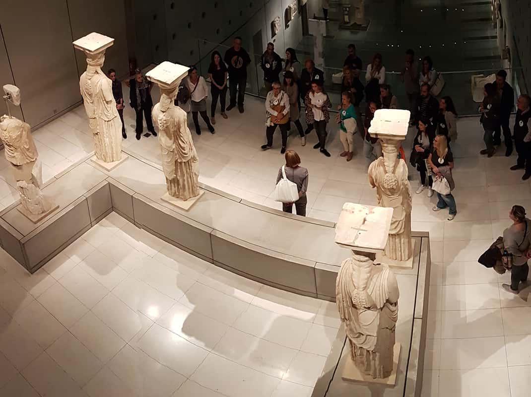 Athen: Private Tour durch das Akropolis-Museum bei Nacht