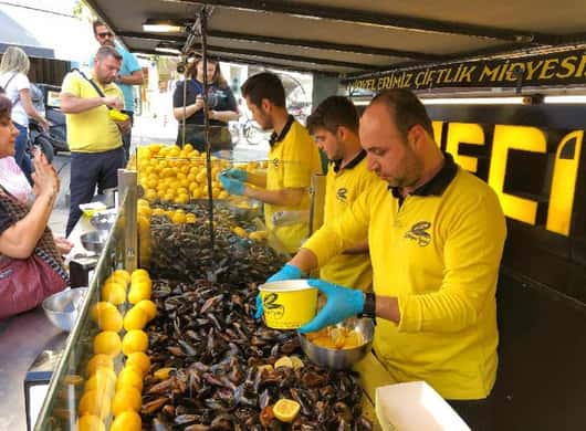 Istanbul: Private Food-Tour mit Mittagessen & Transfer