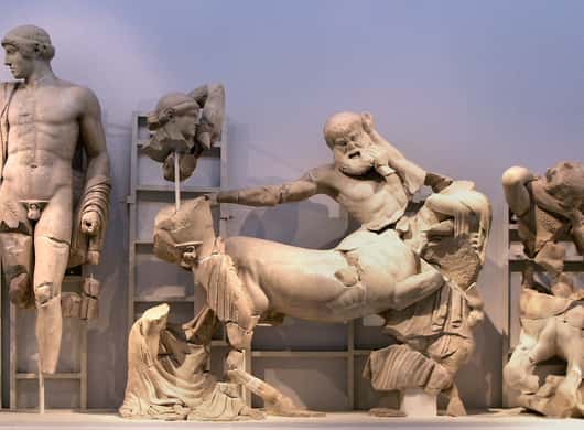 Athen: Antikes Olympia & Kanal von Korinth Privattour