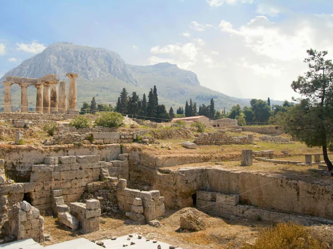 Athen: Tagesausflug zum antiken Korinth, zum Hera-Tempel und zum Blauen See