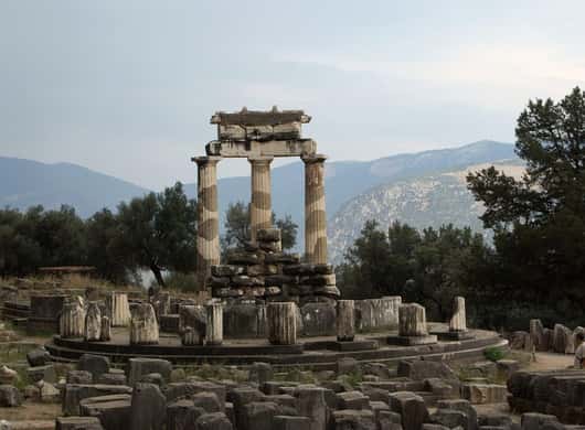 Athen: Private Tagestour nach Delphi & Arachova entdecken
