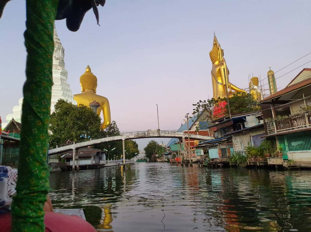Bangkok-Dämmerung: Versteckter Kanal, Großer Buddha und Tempel