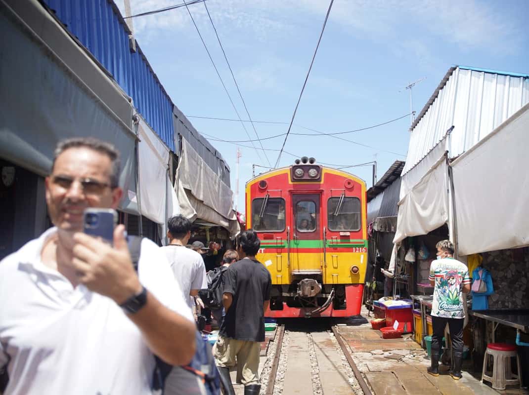 Ab Bangkok: Schwimmender Markt und Ayutthaya geführte Tagestour