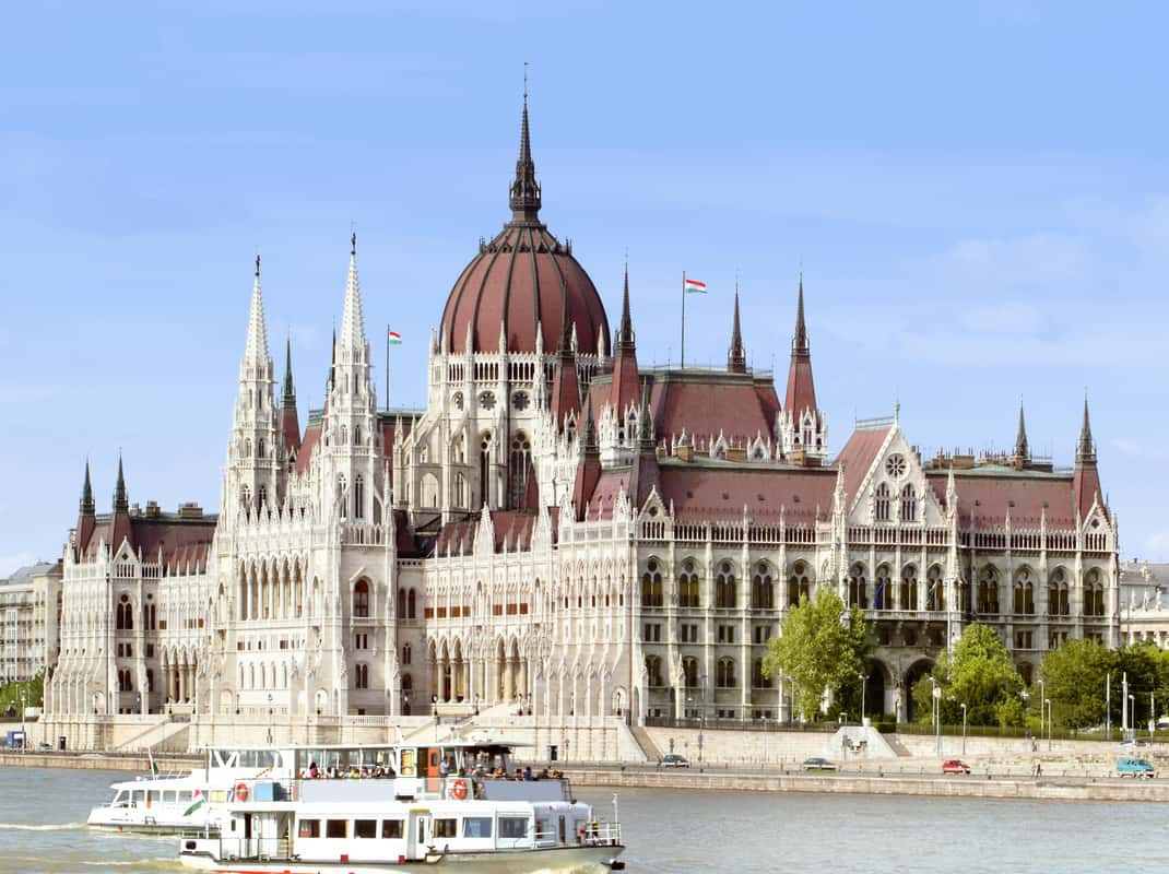 Budapest: Führung durch das Parlamentsgebäude auf Spanisch