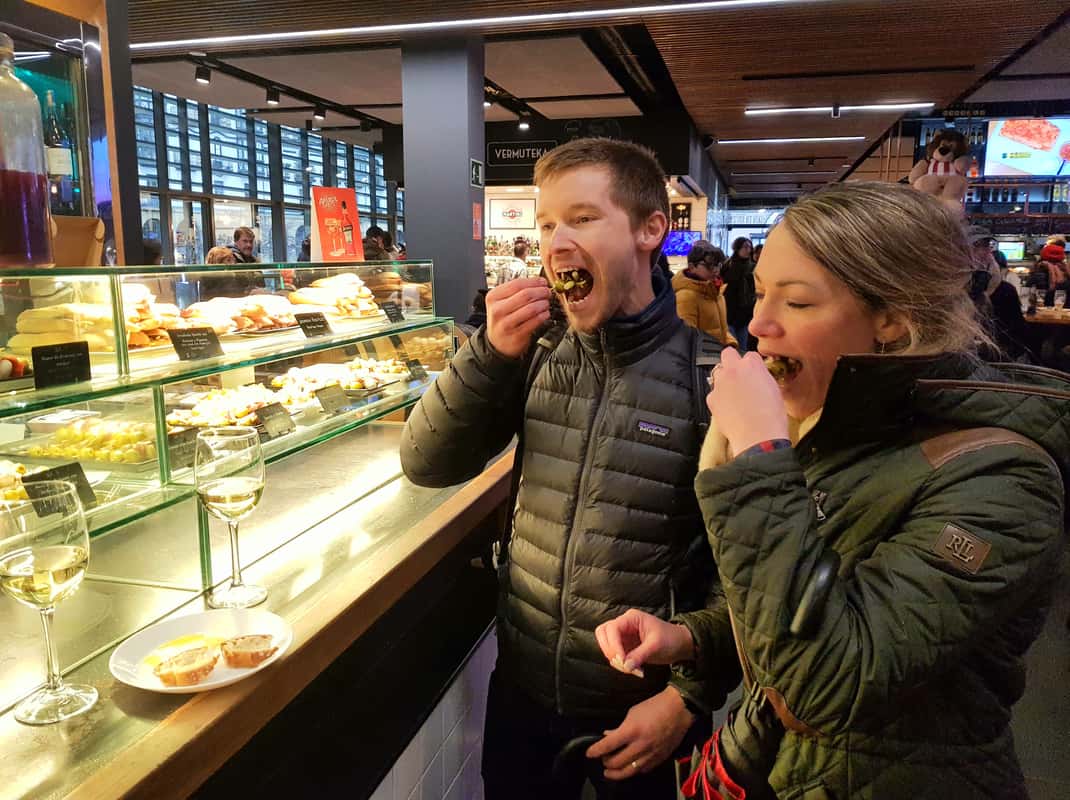 Bilbao Lokales Eintauchen mit Pintxos & Getränken
