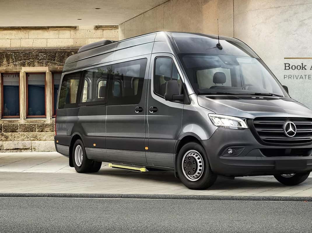 Minibus vom Flughafen Athen nach Piräus